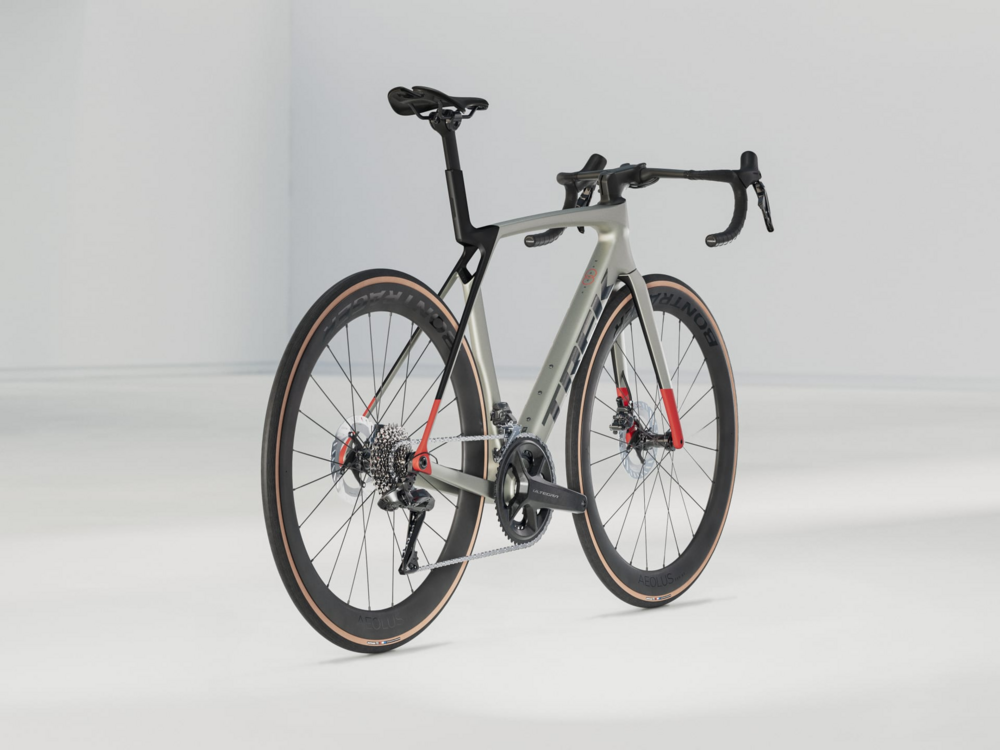 Madone SL 7 Gen 8の製品画像