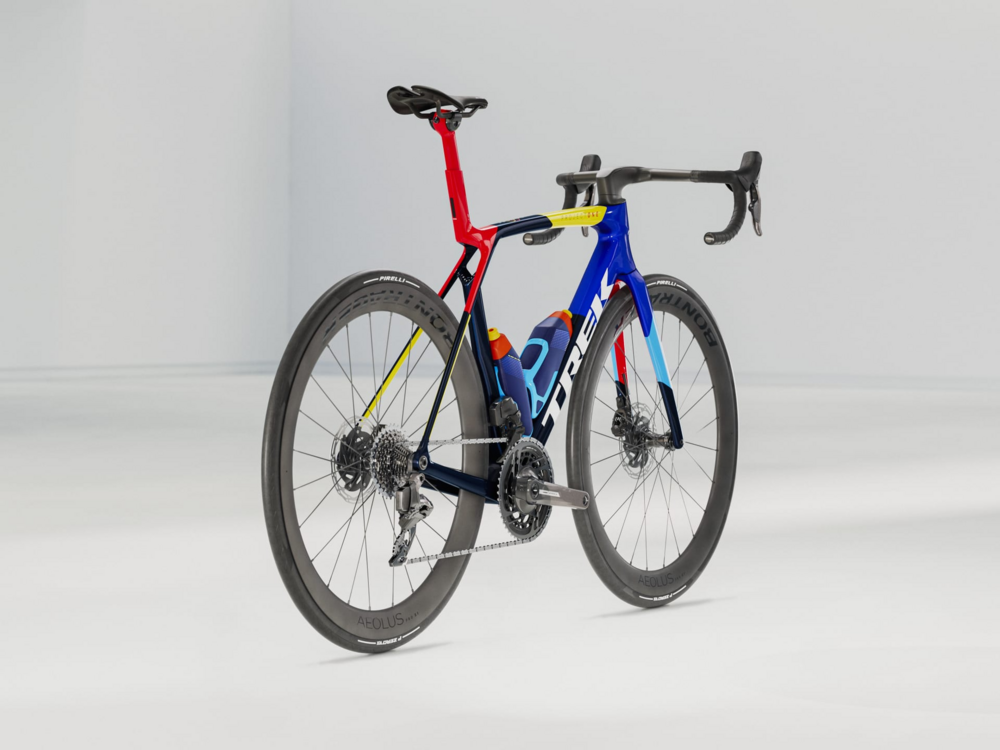 Madone SLR 7 AXS Gen 8の製品画像